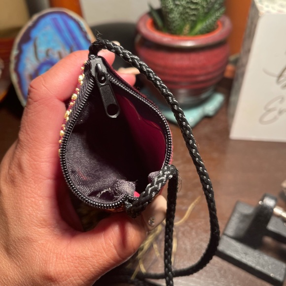 Handmade mini crossbody pouch - Picture 2 of 3